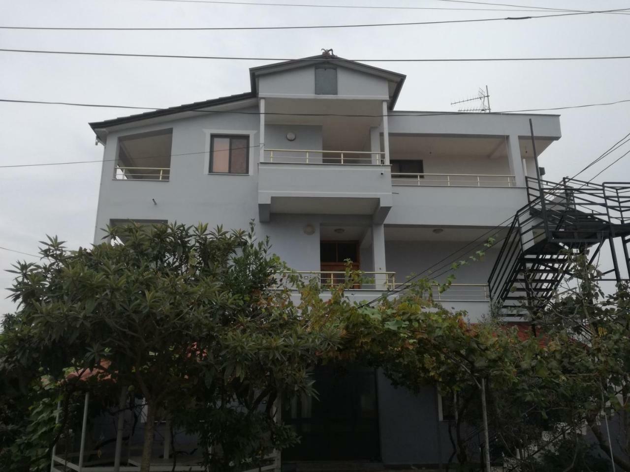 Villa Osmani Durres Exterior photo